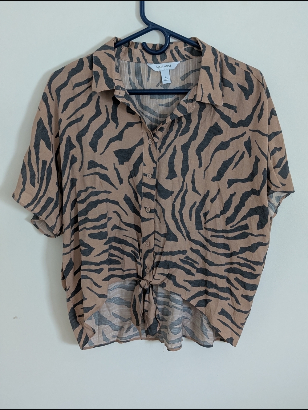 Nine West Animal Print Beige Gray Woven Collared Short Sleeve Button-Up Top L